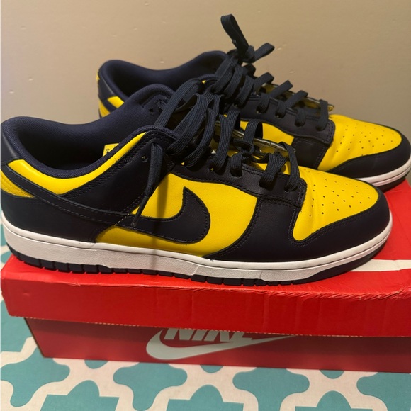 Nike Dunk Low Retro - Picture 2 of 4